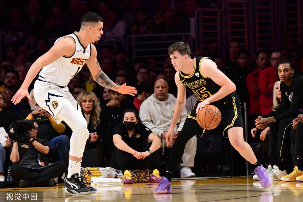 与表现充满 与表现充满