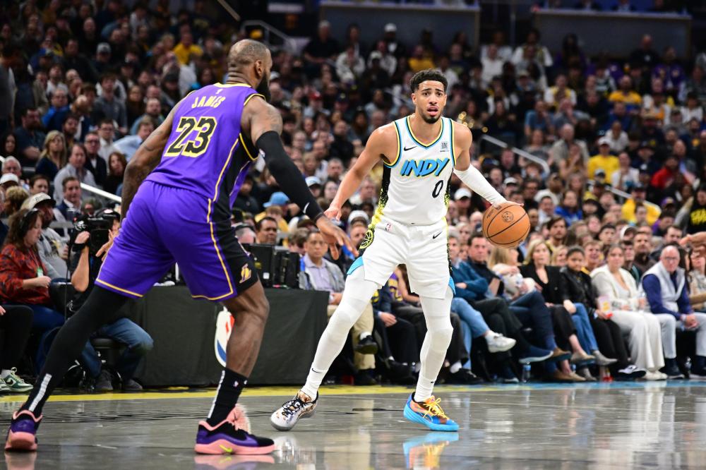 路和中场的 路和中场的